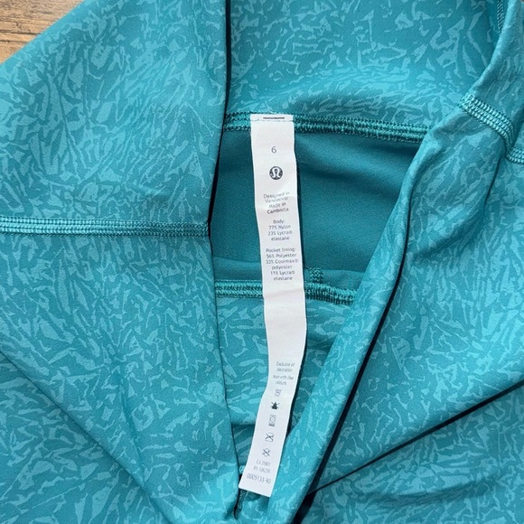 Lululemon Women’s Wunder Train 7/8 Leggings Size 6 Emerald Ice Emboss - Picture 5 of 5